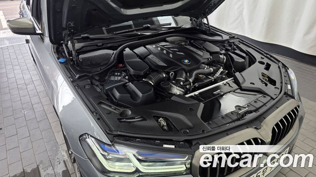 BMW 5 Series (G30) M550i xDrive 2023 — фото 6