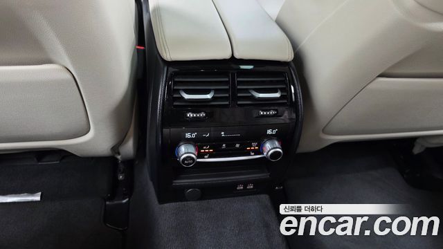 BMW 5 Series (G30) M550i xDrive 2023 — фото 19