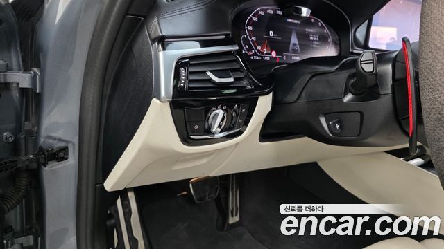 BMW 5 Series (G30) M550i xDrive 2023 — фото 29