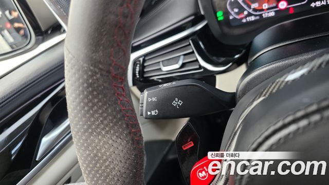 BMW 5 Series (G30) M550i xDrive 2023 — фото 35