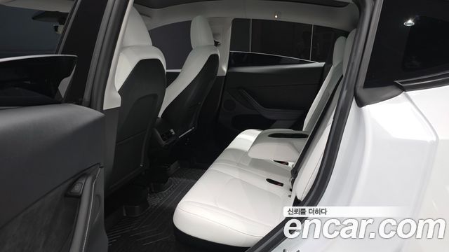 Tesla Model Y RWD 2023 — фото 11