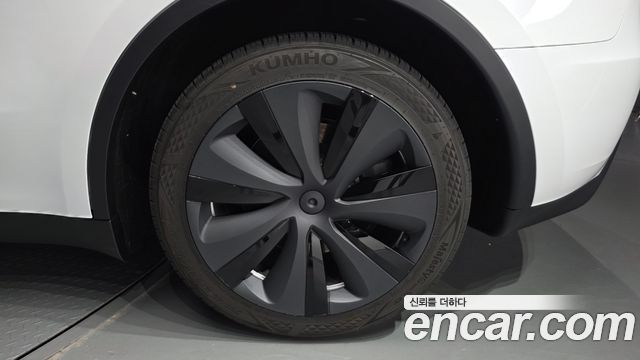 Tesla Model Y RWD 2023 — фото 21