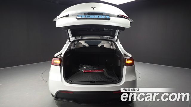 Tesla Model Y RWD 2023 — фото 33