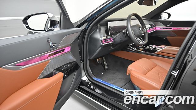 BMW 7 Series (G70) 740i xDrive M Sport Limited 2025 — фото 15