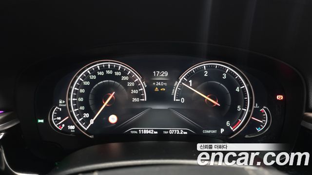 BMW 5 Series (G30) 520d xDrive M Sport Package Plus 2018 — фото 8
