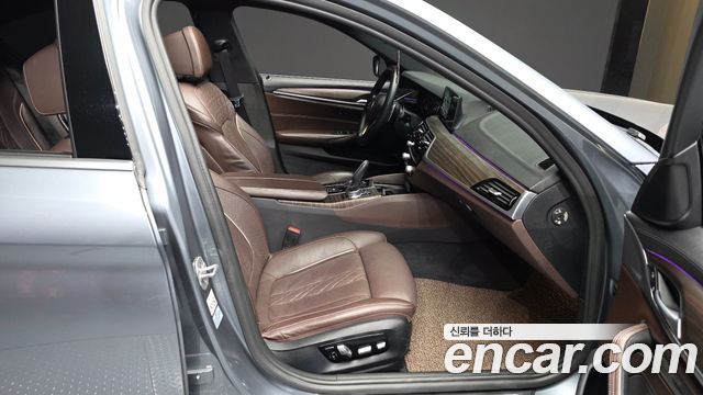 BMW 5 Series (G30) 520d xDrive M Sport Package Plus 2018 — фото 11