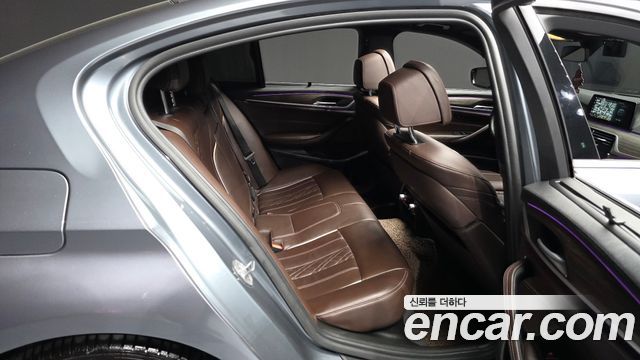 BMW 5 Series (G30) 520d xDrive M Sport Package Plus 2018 — фото 12
