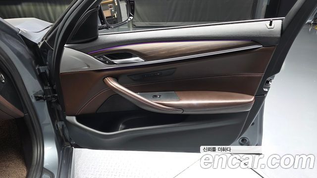 BMW 5 Series (G30) 520d xDrive M Sport Package Plus 2018 — фото 24