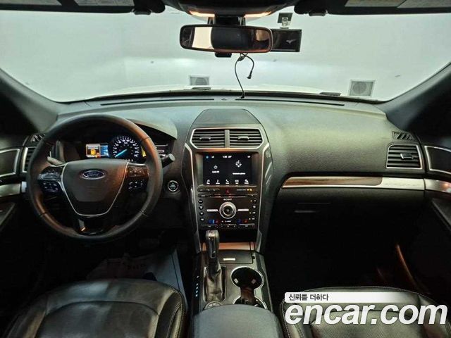 Ford Explorer 2.3 Limited 4WD 5th 2017 — фото 7