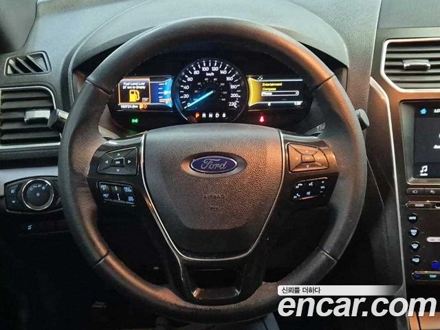 Ford Explorer 2.3 Limited 4WD 5th 2017 — фото 9