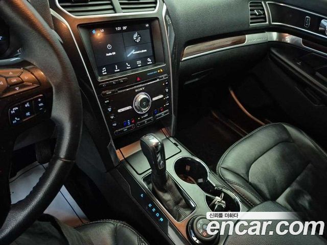 Ford Explorer 2.3 Limited 4WD 5th 2017 — фото 10