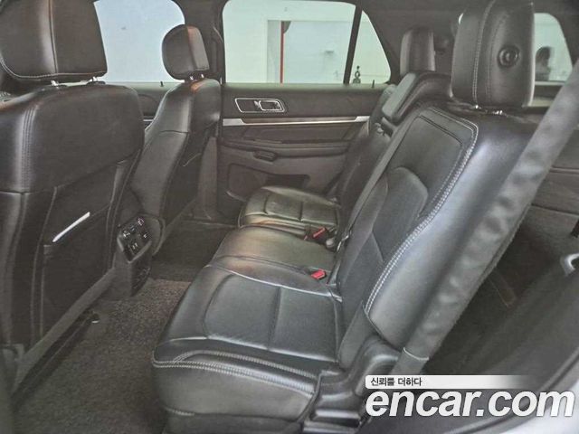 Ford Explorer 2.3 Limited 4WD 5th 2017 — фото 16
