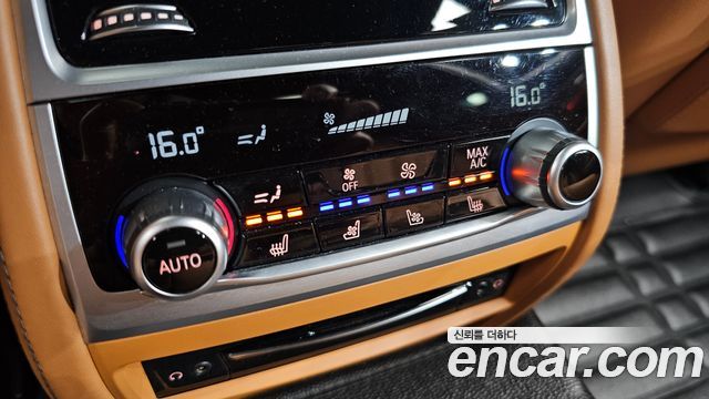 BMW 7 Series (G11) 740Ld xDrive M Sport 2020 — фото 16