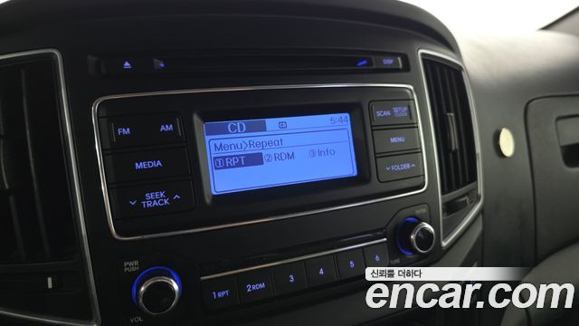 Hyundai Grand Starex Van 5-Seater Smart 2020 — фото 16