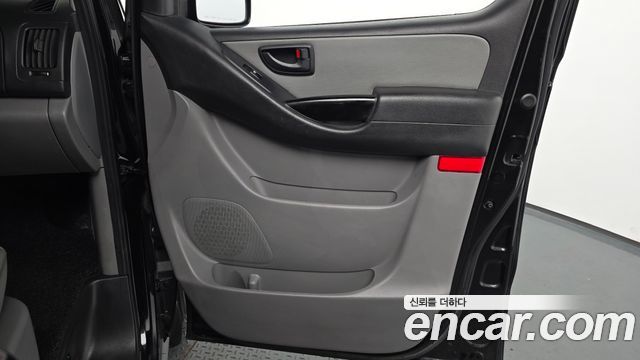 Hyundai Grand Starex Van 5-Seater Smart 2020 — фото 25