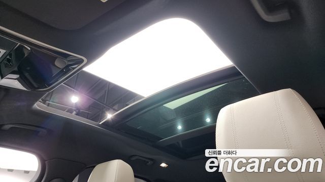 Land Rover Range Rover Velar 3.0 D300 R-Dynamic SE 2019 — фото 16