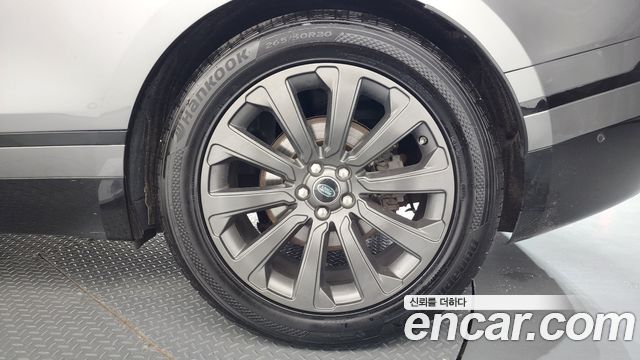 Land Rover Range Rover Velar 3.0 D300 R-Dynamic SE 2019 — фото 21