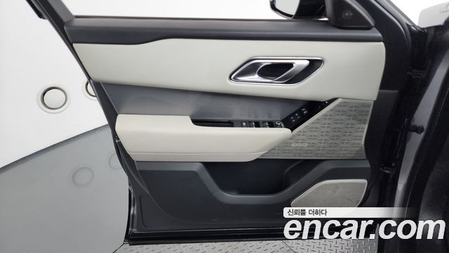 Land Rover Range Rover Velar 3.0 D300 R-Dynamic SE 2019 — фото 24