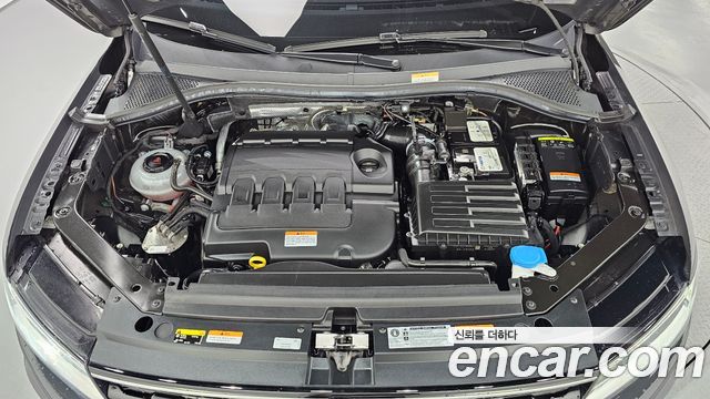 Volkswagen Tiguan (II) 2.0 TDI Premium 2020 — фото 6