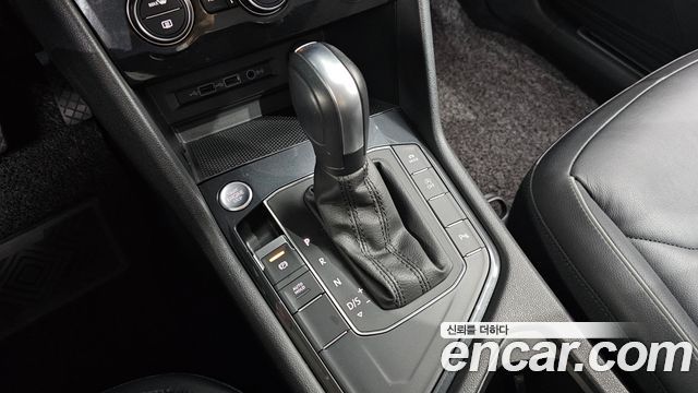 Volkswagen Tiguan (II) 2.0 TDI Premium 2020 — фото 9