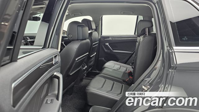 Volkswagen Tiguan (II) 2.0 TDI Premium 2020 — фото 12
