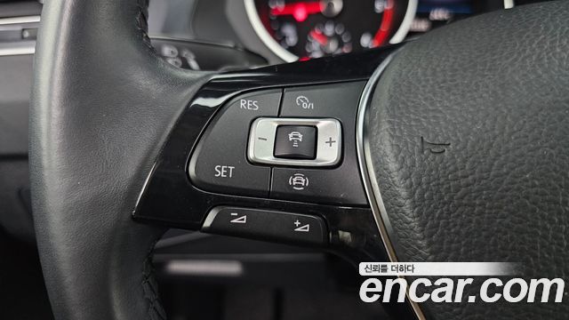 Volkswagen Tiguan (II) 2.0 TDI Premium 2020 — фото 19
