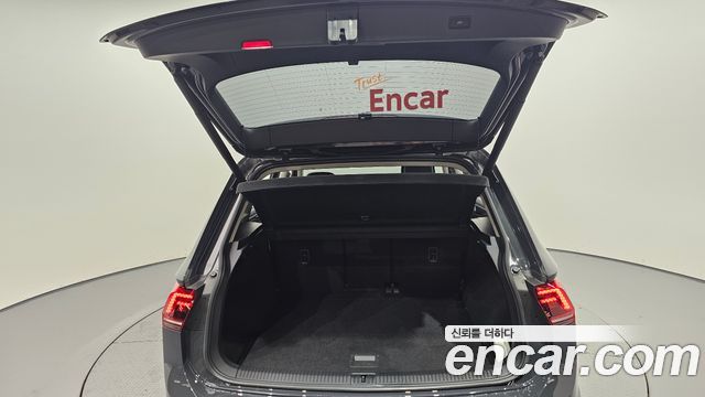 Volkswagen Tiguan (II) 2.0 TDI Premium 2020 — фото 20