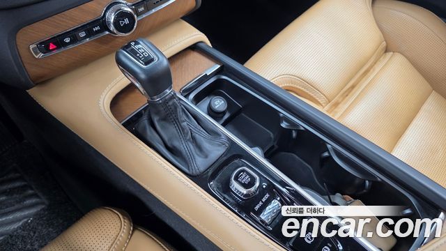 Volvo XC90 (II) D5 Inscription 2019 — фото 9