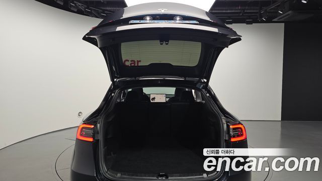 Tesla Model Y RWD 2025 — фото 20