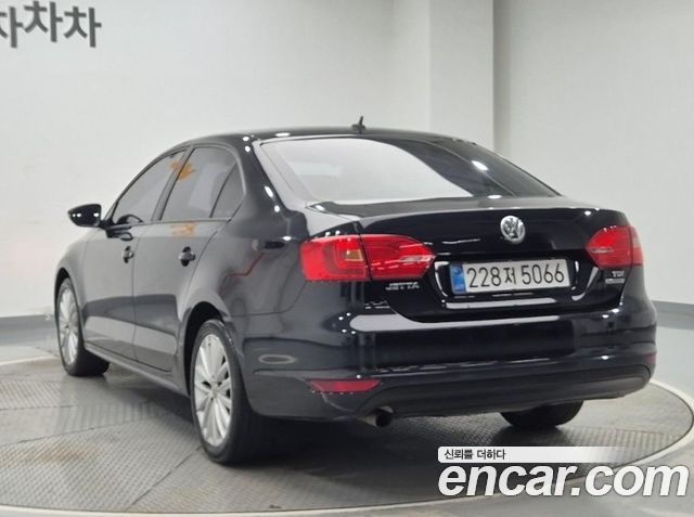 Volkswagen Jetta 1.6 TDI Blue Motion 6th 2014 — фото 3