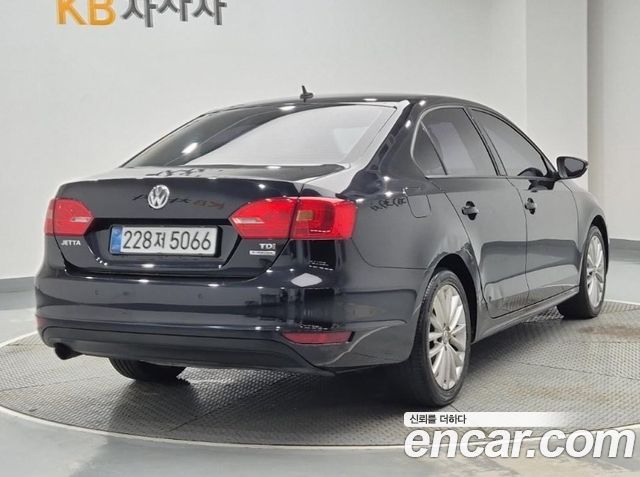 Volkswagen Jetta 1.6 TDI Blue Motion 6th 2014 — фото 4