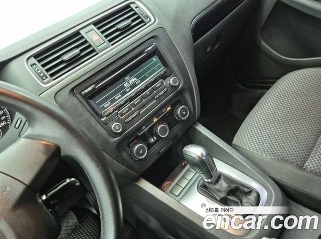 Volkswagen Jetta 1.6 TDI Blue Motion 6th 2014 — фото 10