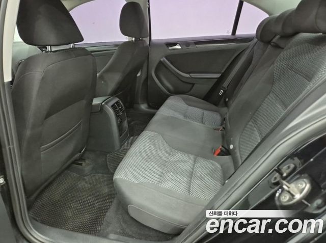 Volkswagen Jetta 1.6 TDI Blue Motion 6th 2014 — фото 16