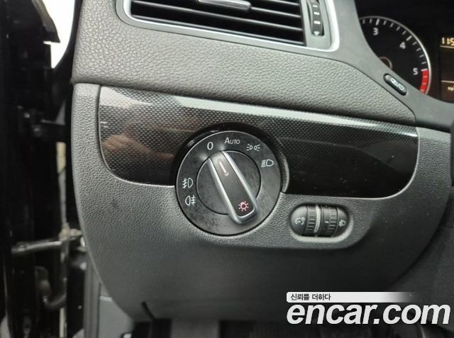 Volkswagen Jetta 1.6 TDI Blue Motion 6th 2014 — фото 19