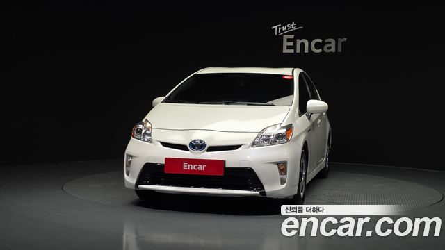 Toyota Prius 1.8 E 2015 — фото 3