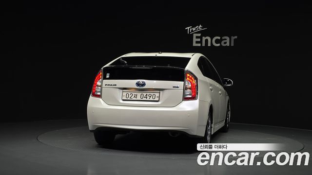 Toyota Prius 1.8 E 2015 — фото 4