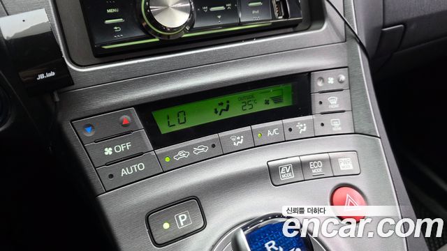 Toyota Prius 1.8 E 2015 — фото 15