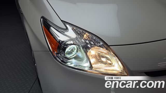 Toyota Prius 1.8 E 2015 — фото 22