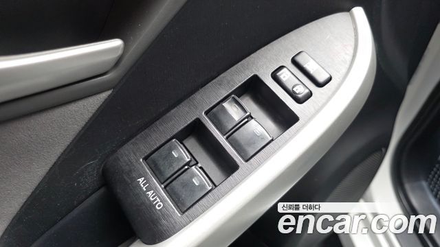 Toyota Prius 1.8 E 2015 — фото 28