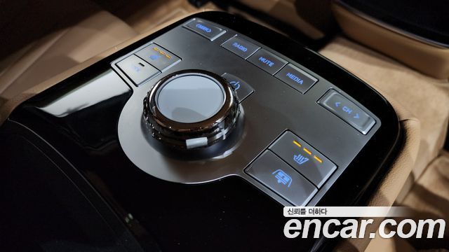 Genesis G80 (RG3) Gasoline 2.5 Turbo AWD 2025 — фото 19