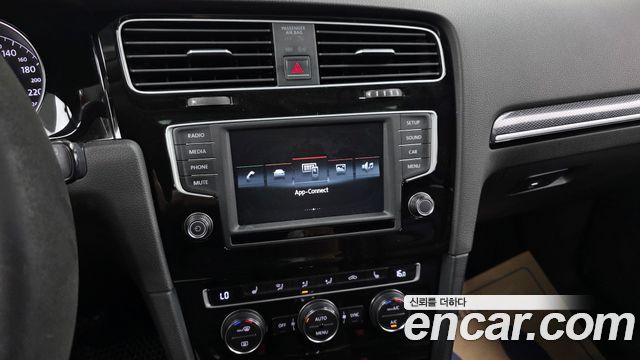Volkswagen Golf (VII) 2.0 TDI 2016 — фото 13