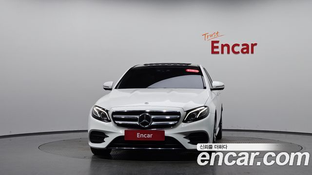 Mercedes-Benz E-Class (W213) E300 AMG Line 2019 — фото 3