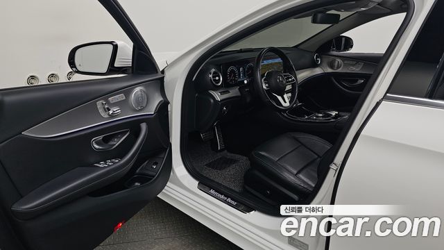 Mercedes-Benz E-Class (W213) E300 AMG Line 2019 — фото 10