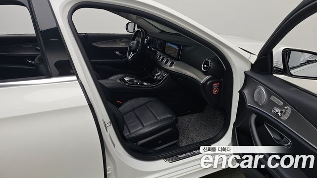 Mercedes-Benz E-Class (W213) E300 AMG Line 2019 — фото 11