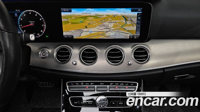Mercedes-Benz E-Class (W213) E300 AMG Line 2019 — фото 14