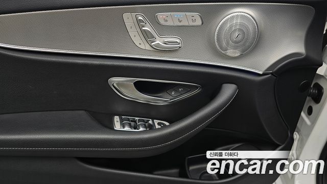 Mercedes-Benz E-Class (W213) E300 AMG Line 2019 — фото 18