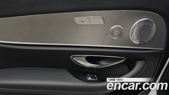 Mercedes-Benz E-Class (W213) E300 AMG Line 2019 — фото 19