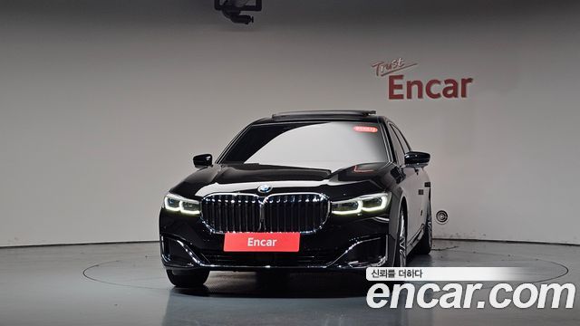 BMW 7 Series (G11) 740Li xDrive Design Pure Excellence 2022 — фото 3