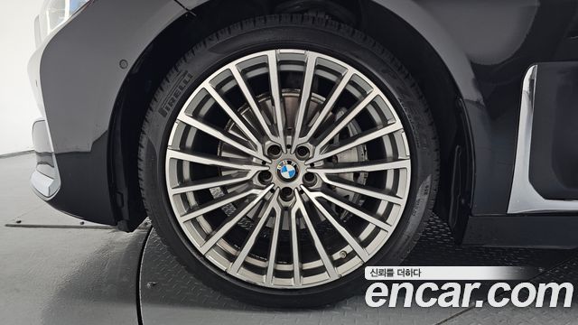 BMW 7 Series (G11) 740Li xDrive Design Pure Excellence 2022 — фото 5