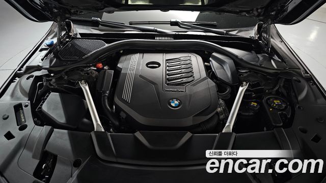 BMW 7 Series (G11) 740Li xDrive Design Pure Excellence 2022 — фото 6